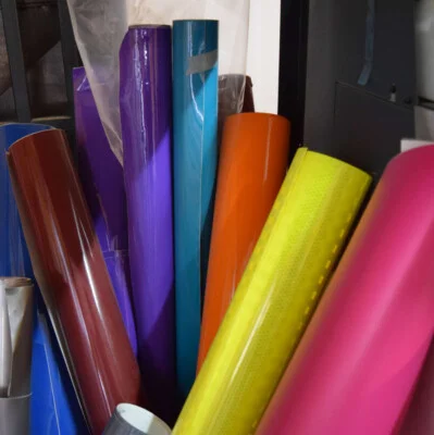 Cambiamos el color de tu vehiculo con adhesivo